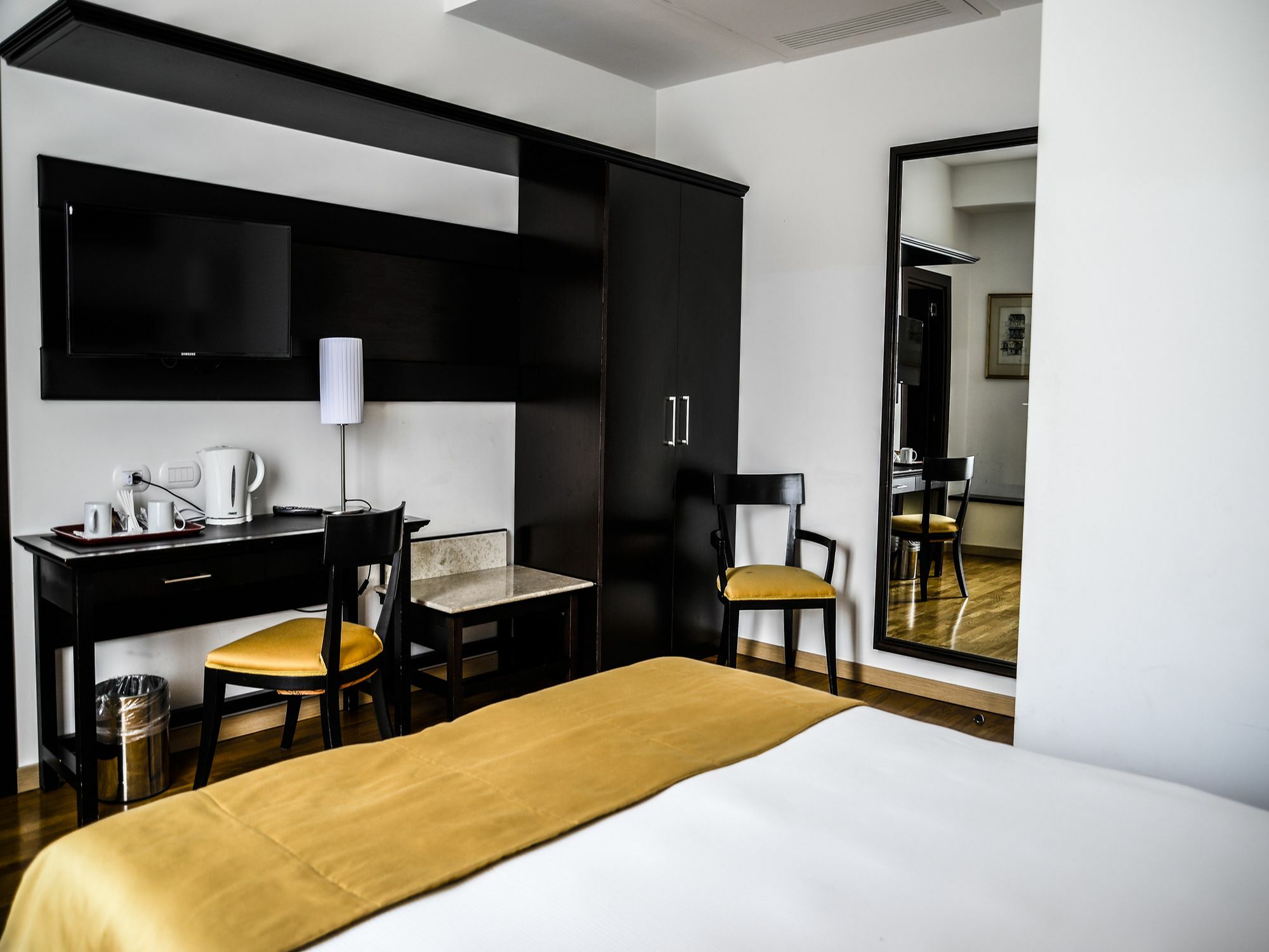 At Forty-One Рим Экстерьер фото