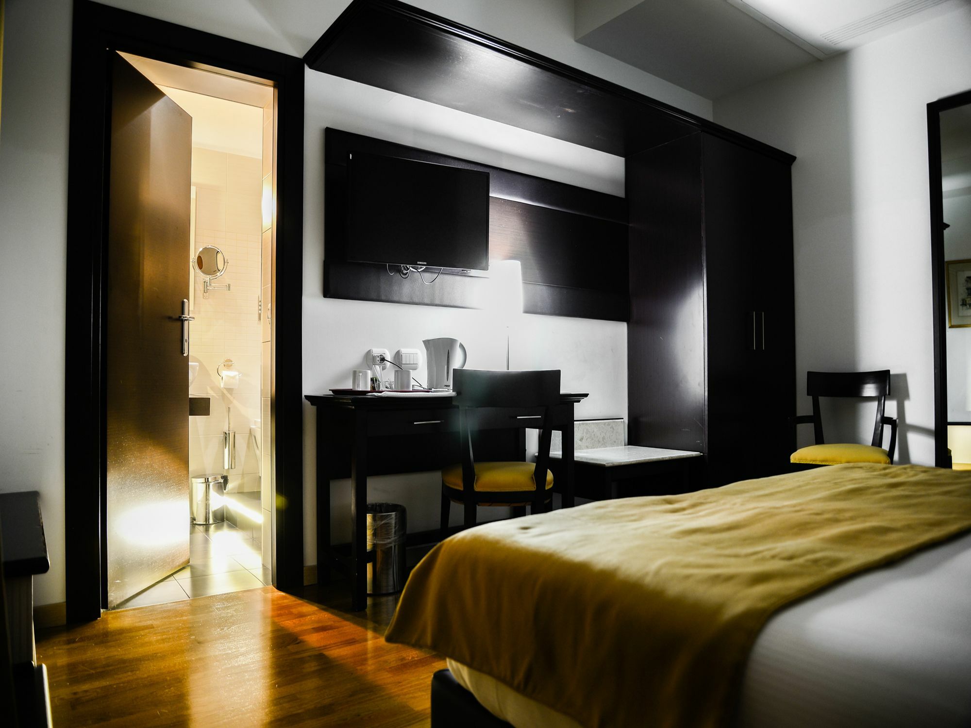 At Forty-One Рим Экстерьер фото