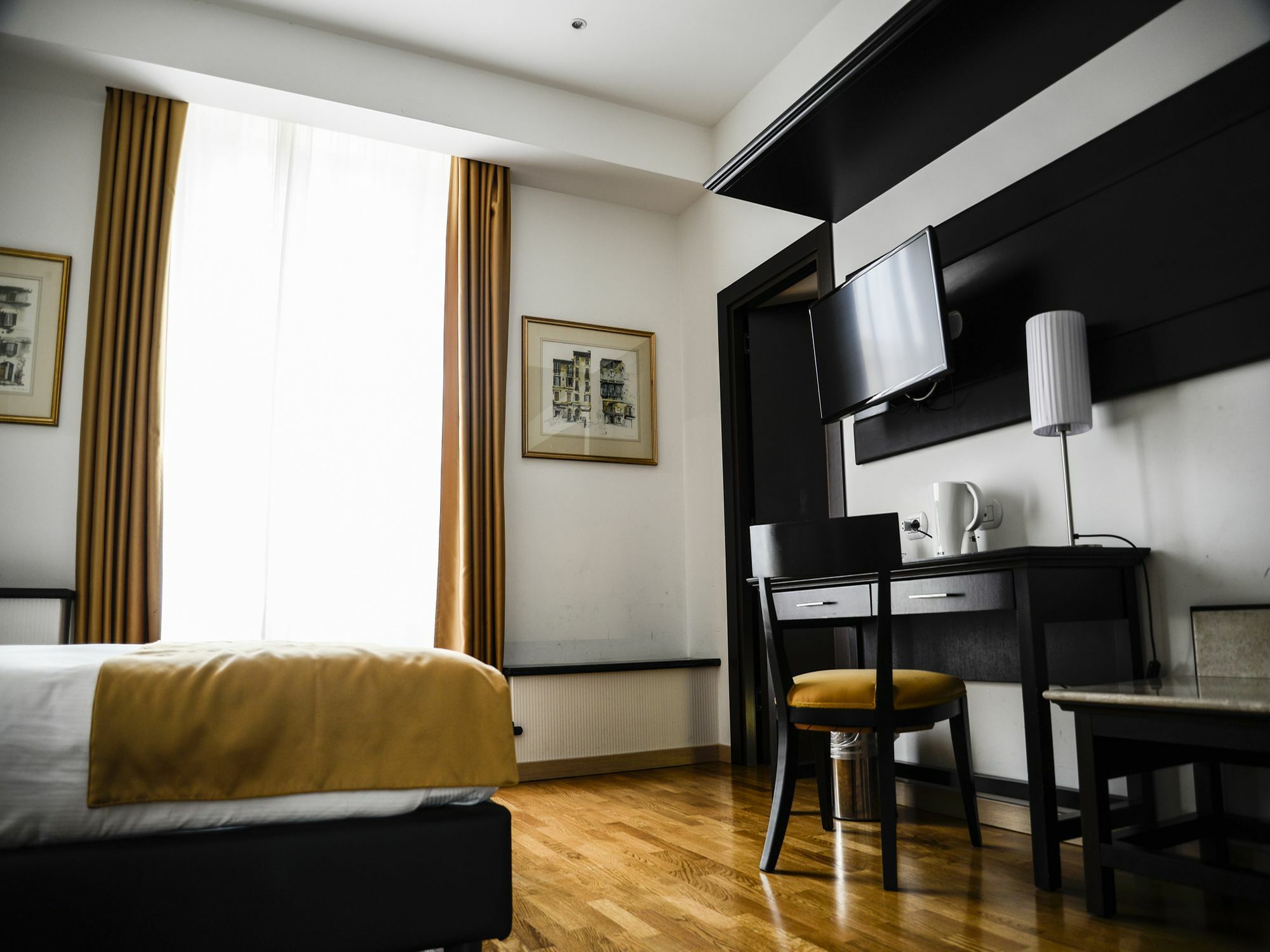 At Forty-One Рим Экстерьер фото